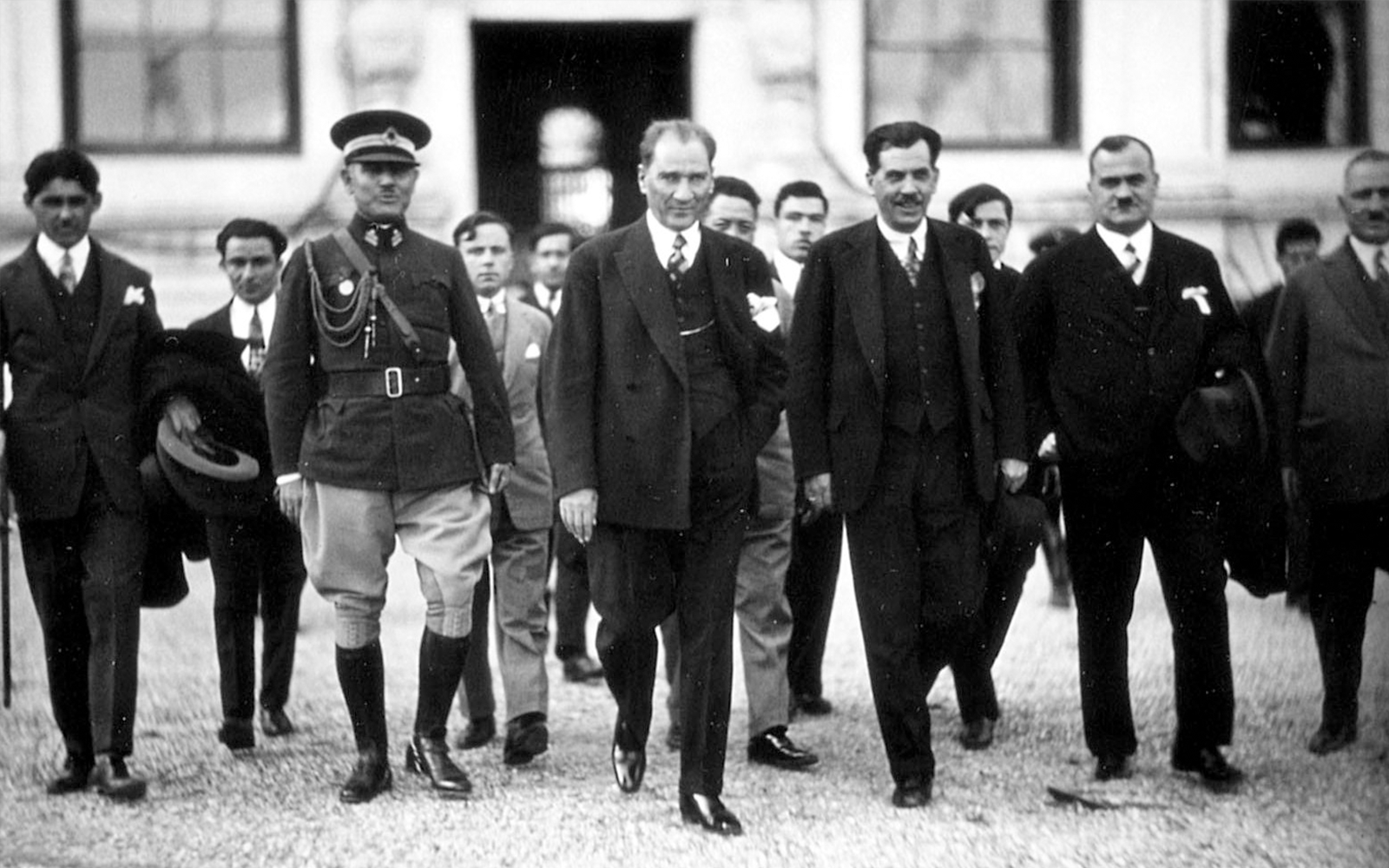 Atatürk İlkeleri ve İnklap Tarihi